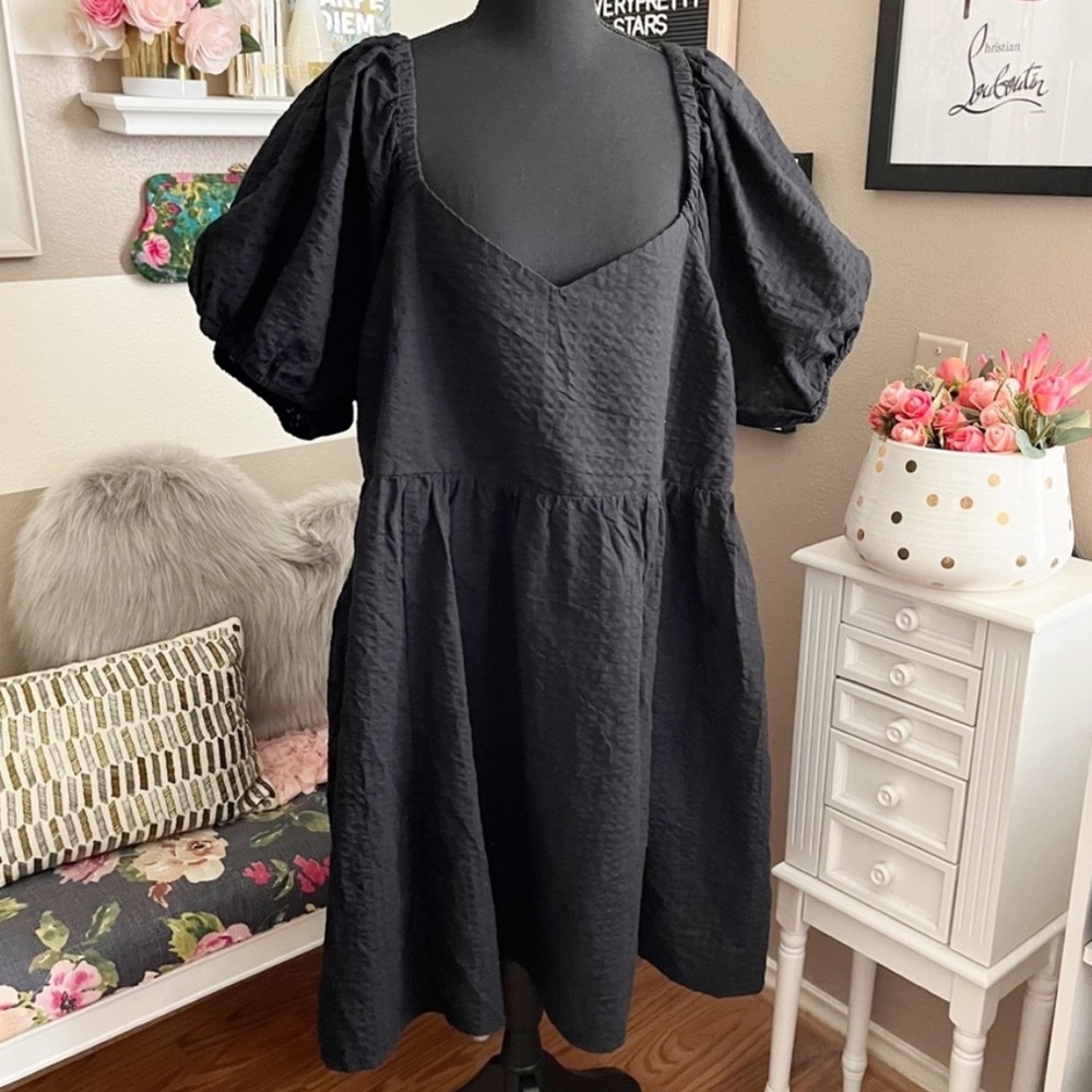 Old Navy black puff sleeve smocked back dress size 3x